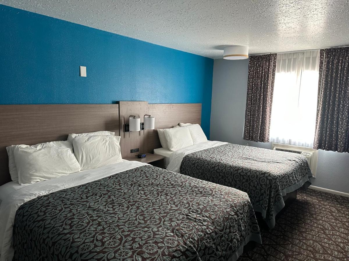 Hotel Baymont By Wyndham Manistee Zewnętrze zdjęcie